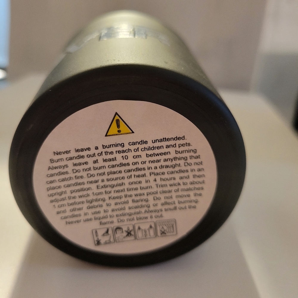 MAC Lover Candle NIB - Picture 4 of 8